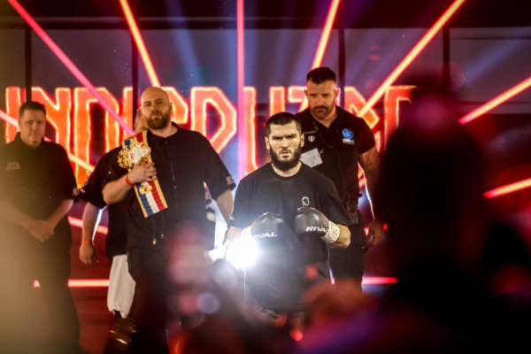 Как Бивол отобрал титул абсолютного чемпиона у Бетербиева. Фоторепортаж - новостной портал st-piter.ru