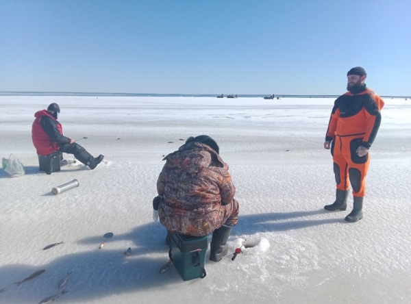 Двое молодых людей провалились под лёд под Петербургом - новостной портал st-piter.ru