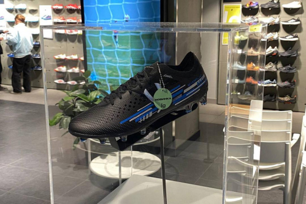 Футболист сборной презентовал первые российские бутсы - новостной портал st-piter.ru