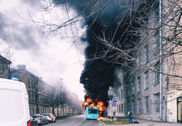 В Петербурге сгорел дотла пассажирский автобус - новостной портал st-piter.ru