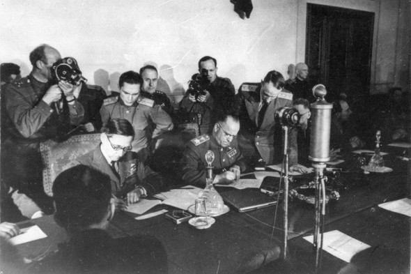 80 лет назад Германия окончательно капитулировала - новостной портал st-piter.ru