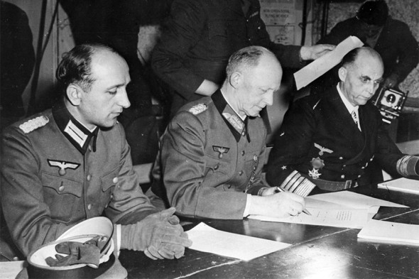 80 лет назад Германия окончательно капитулировала - новостной портал st-piter.ru