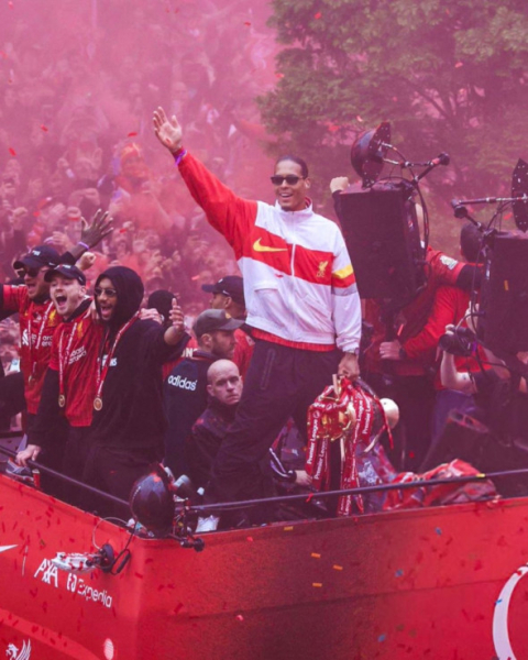 Как прошел чемпионский парад &laquo;Ливерпуля&raquo;, завершившийся трагедией - новостной портал st-piter.ru