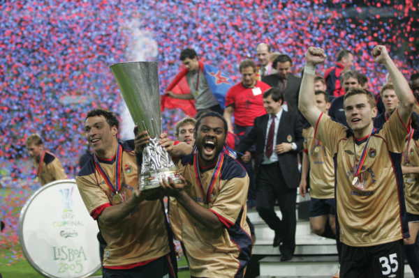 Клуб из России 20 лет назад впервые взял еврокубок. Как это было - новостной портал st-piter.ru