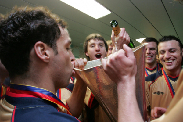 Клуб из России 20 лет назад впервые взял еврокубок. Как это было - новостной портал st-piter.ru