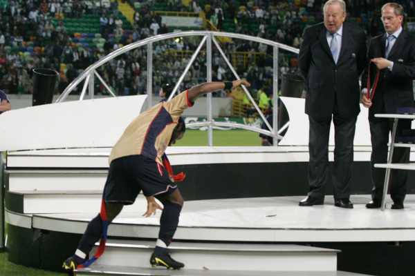 Клуб из России 20 лет назад впервые взял еврокубок. Как это было - новостной портал st-piter.ru