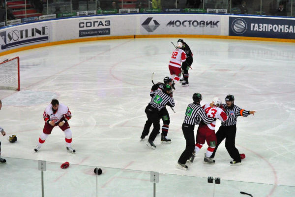 &laquo;Мафиози&raquo;, драки, девочки. Чем запомнился самый самобытный клуб КХЛ - новостной портал st-piter.ru