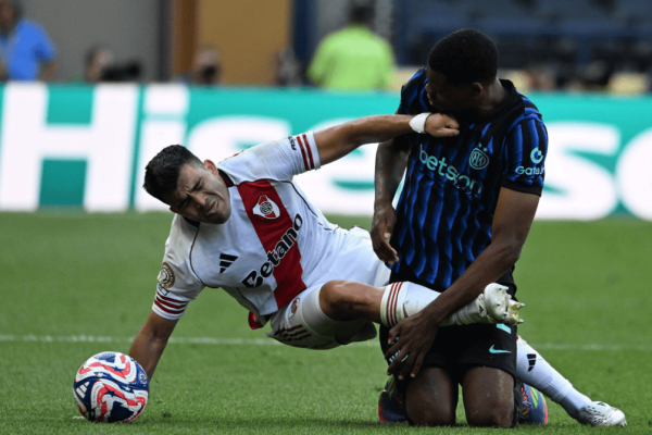 Матч &laquo;Интера&raquo; на ЧМ завершился массовой потасовкой - новостной портал st-piter.ru