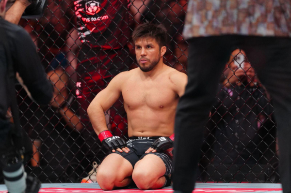 США впервые за 21 год без чемпиона UFC. Есть ли претенденты на титул - новостной портал st-piter.ru