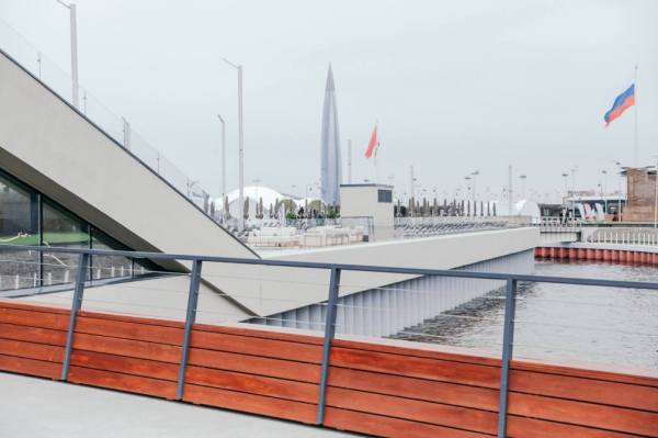 В акватории Финского залива в Петербурге открыли уникальный бассейн - новостной портал st-piter.ru