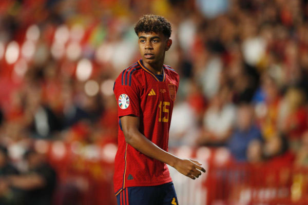 Король схватился за голову. Какие рекорды побил Ламин Ямаль до 18 лет - новостной портал st-piter.ru