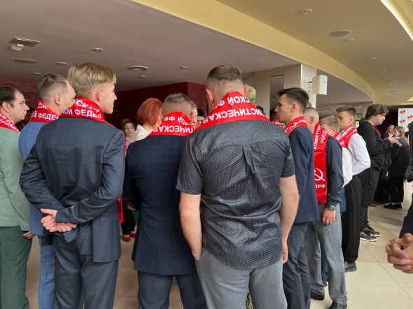 На съезде КПРФ получила новое название и совет авторитетов - новостной портал st-piter.ru