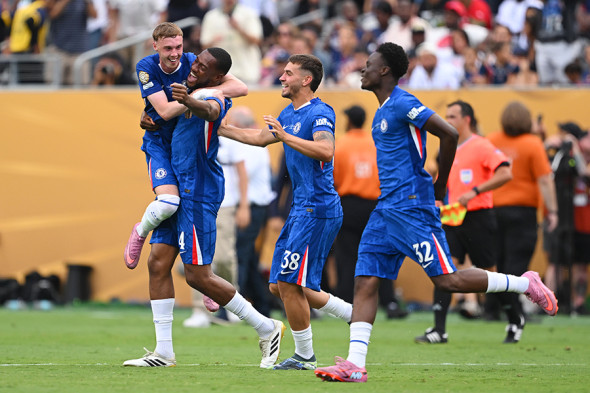 Трамп вручил вратарю сборной России медаль клубного чемпионата мира - новостной портал st-piter.ru