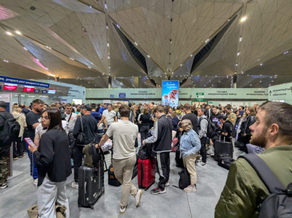 Атаки дронов на Петербург: пожар в Усть-Луге и коллапс в Пулково - новостной портал st-piter.ru