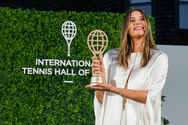 Вражде конец? Как Серена Уильямс ввела Шарапову в Зал теннисной славы - новостной портал st-piter.ru