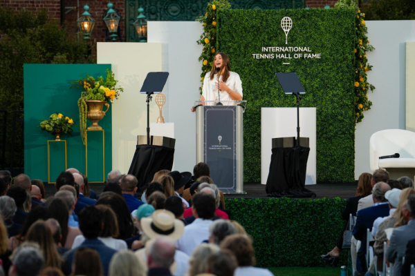 Вражде конец? Как Серена Уильямс ввела Шарапову в Зал теннисной славы - новостной портал st-piter.ru