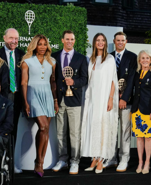 Вражде конец? Как Серена Уильямс ввела Шарапову в Зал теннисной славы - новостной портал st-piter.ru