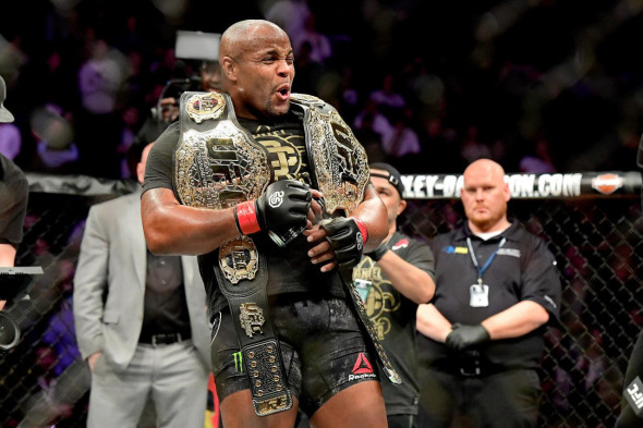 Кто выигрывал чемпионские пояса в UFC в двух и более весовых категориях - новостной портал st-piter.ru