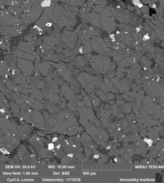 Обломок зеленого метеорита, который видели над Москвой. Видео - новостной портал st-piter.ru