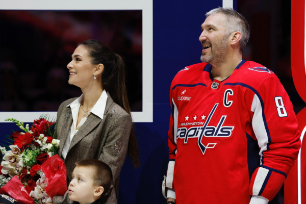 &laquo;Они покажут это детям&raquo;. Как Овечкина чествовали в столице США - новостной портал st-piter.ru