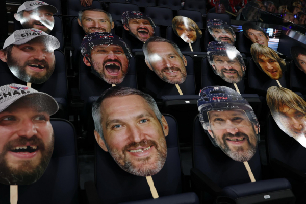 &laquo;Они покажут это детям&raquo;. Как Овечкина чествовали в столице США - новостной портал st-piter.ru