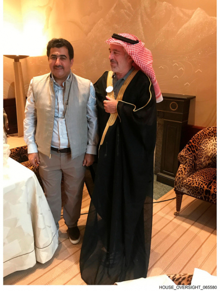 Демократы опубликовали новые фотографии из архива Джеффри Эпштейна - новостной портал st-piter.ru