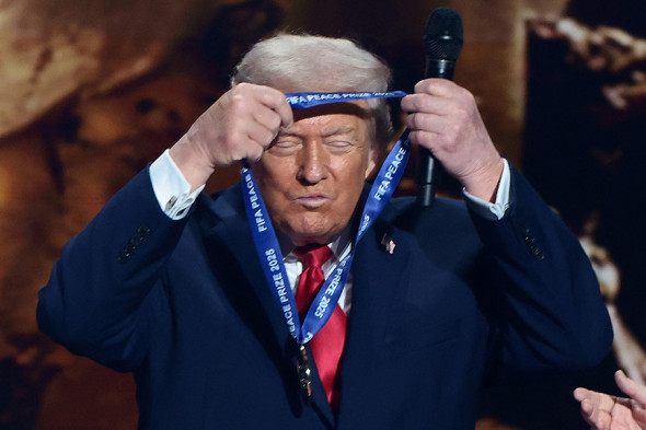 Инфантино наградил Трампа премией мира от ФИФА - новостной портал st-piter.ru