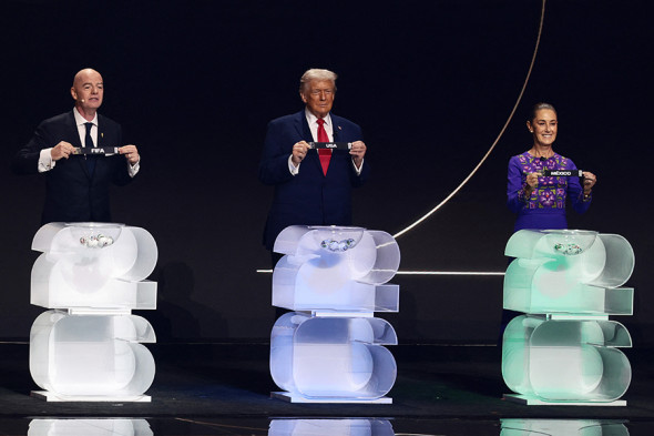 Инфантино наградил Трампа премией мира от ФИФА - новостной портал st-piter.ru