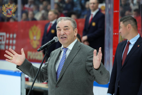 Сигал в раздевалке. Чем запомнился первый Кубок &laquo;Первого канала&raquo; в Сибири - новостной портал st-piter.ru