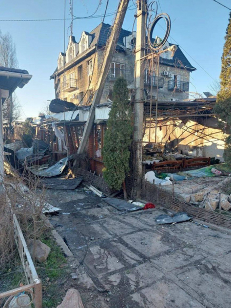 Сальдо показал фото с места удара дронов по кафе в Херсонской области - новостной портал st-piter.ru