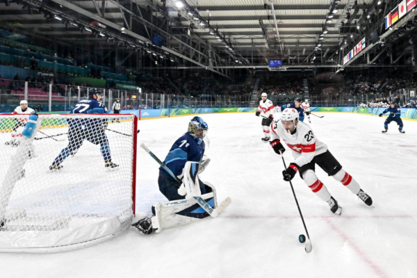 Побег в лес и драка на хоккее. Самые громкие истории на Играх-2026 - новостной портал st-piter.ru