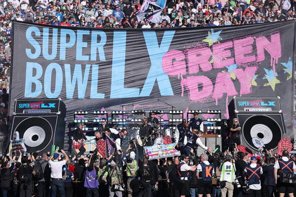 Трамп разозлился из-за &laquo;пощечины&raquo;. Чем запомнился Супербоул 2026 года - новостной портал st-piter.ru